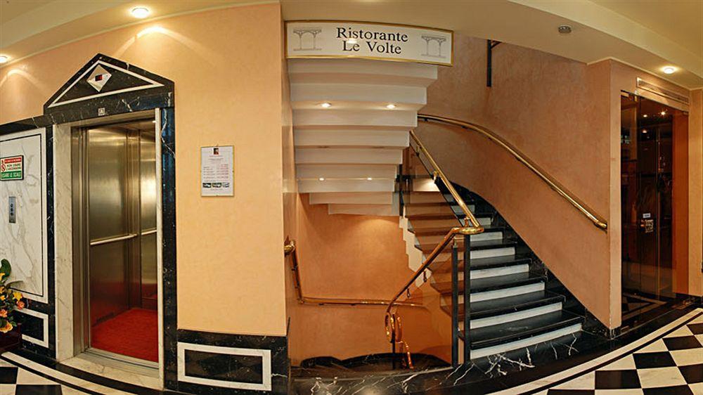 Brunelleschi Hotel Milano Esterno foto