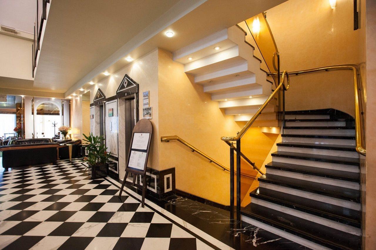 Brunelleschi Hotel Milano Esterno foto