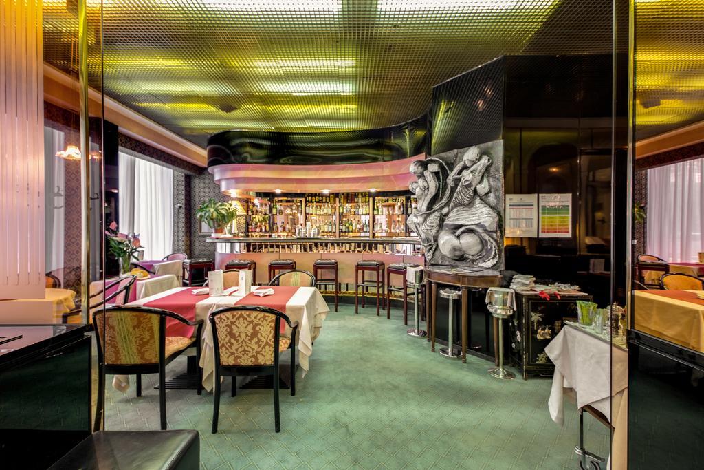 Brunelleschi Hotel Milano Esterno foto