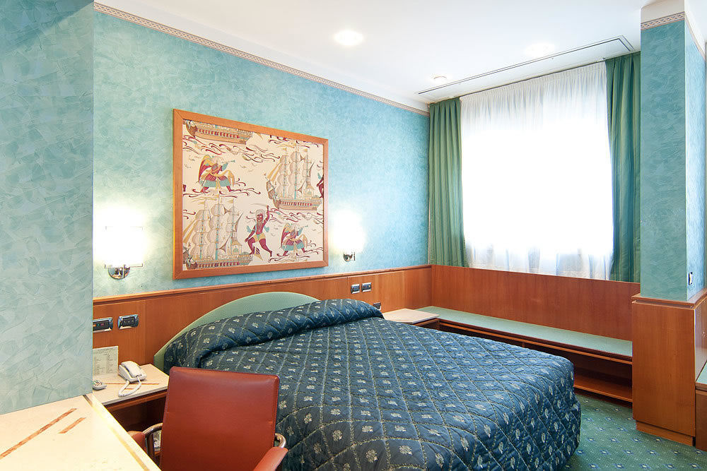 Brunelleschi Hotel Milano Esterno foto