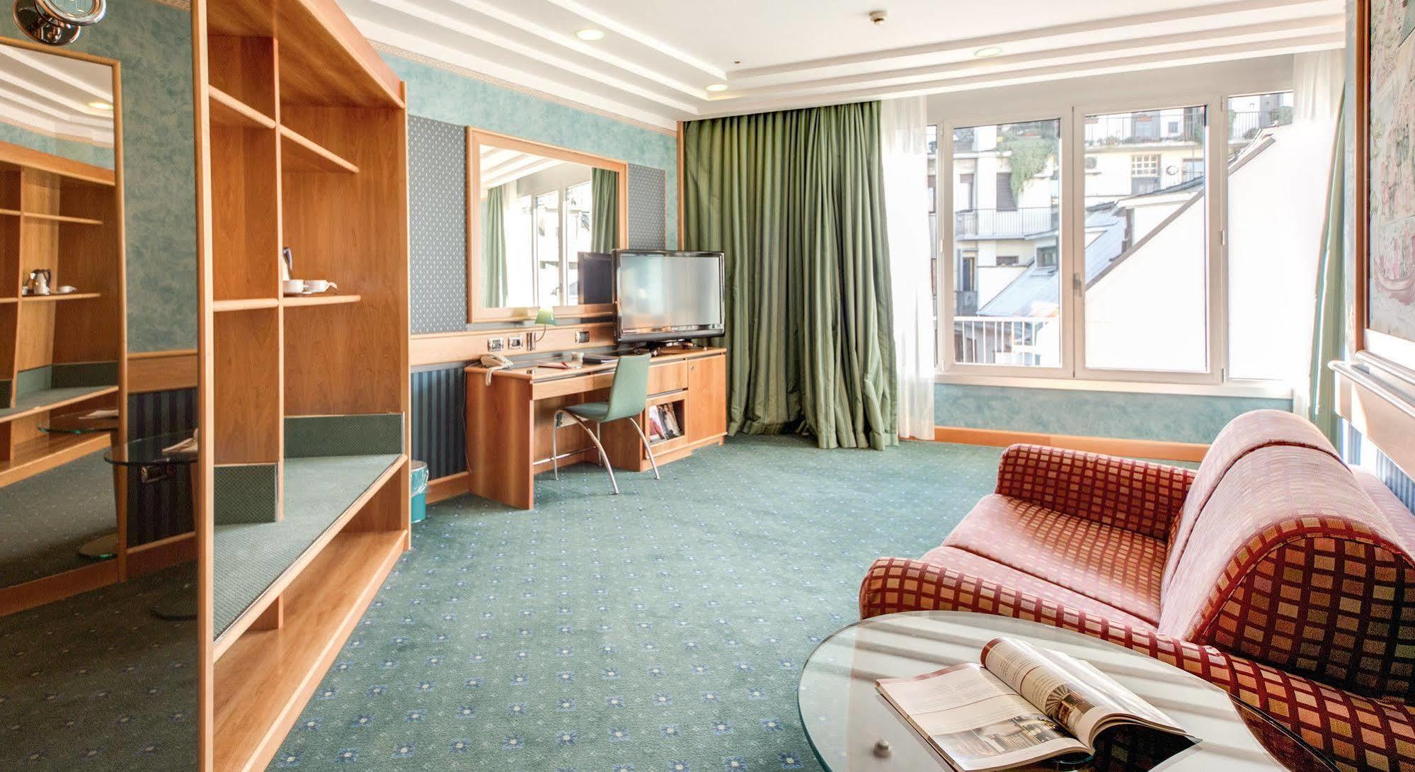 Brunelleschi Hotel Milano Esterno foto