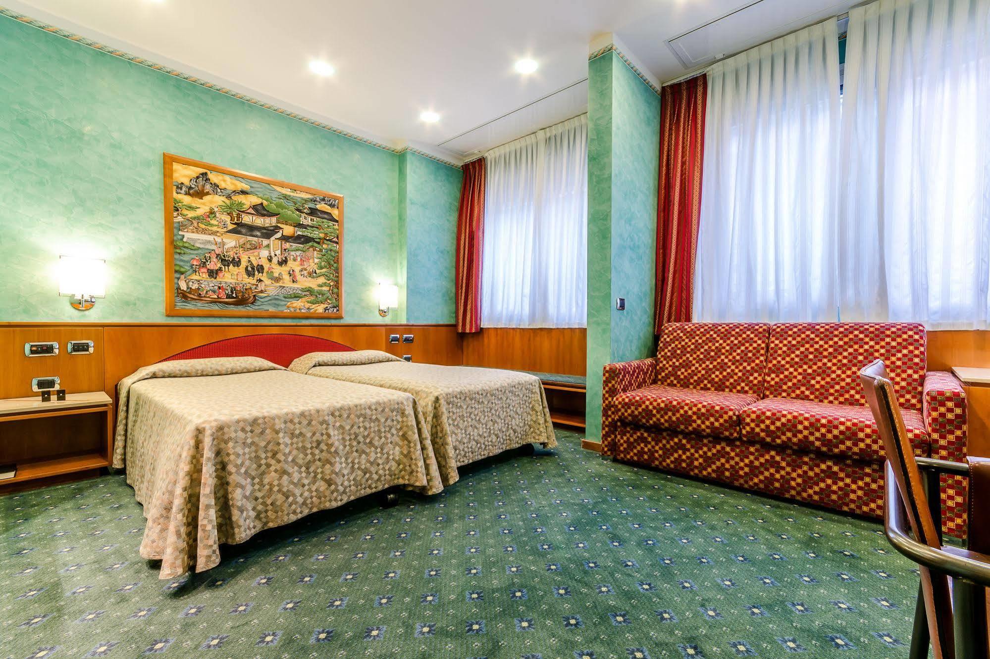 Brunelleschi Hotel Milano Esterno foto