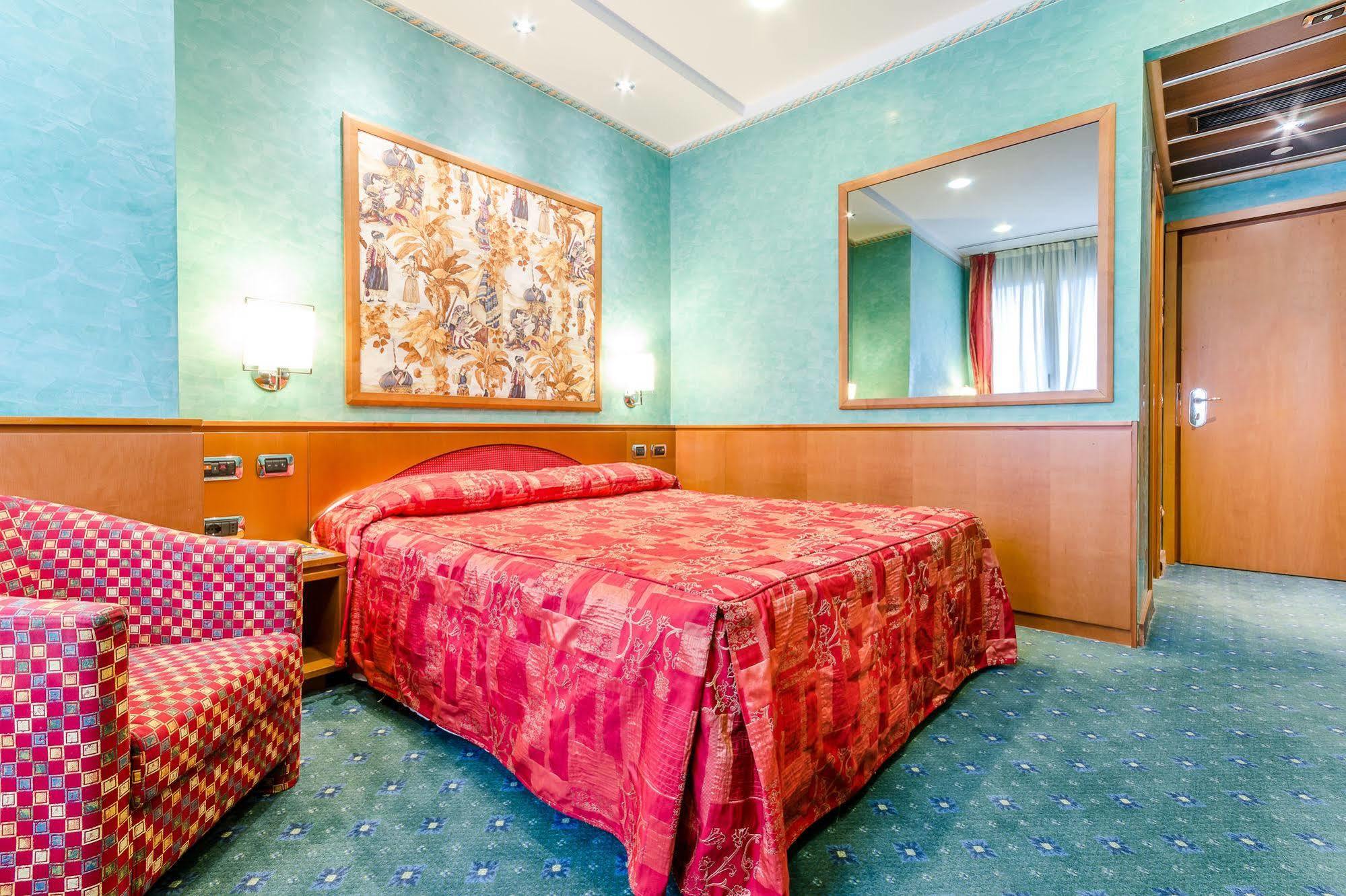 Brunelleschi Hotel Milano Esterno foto