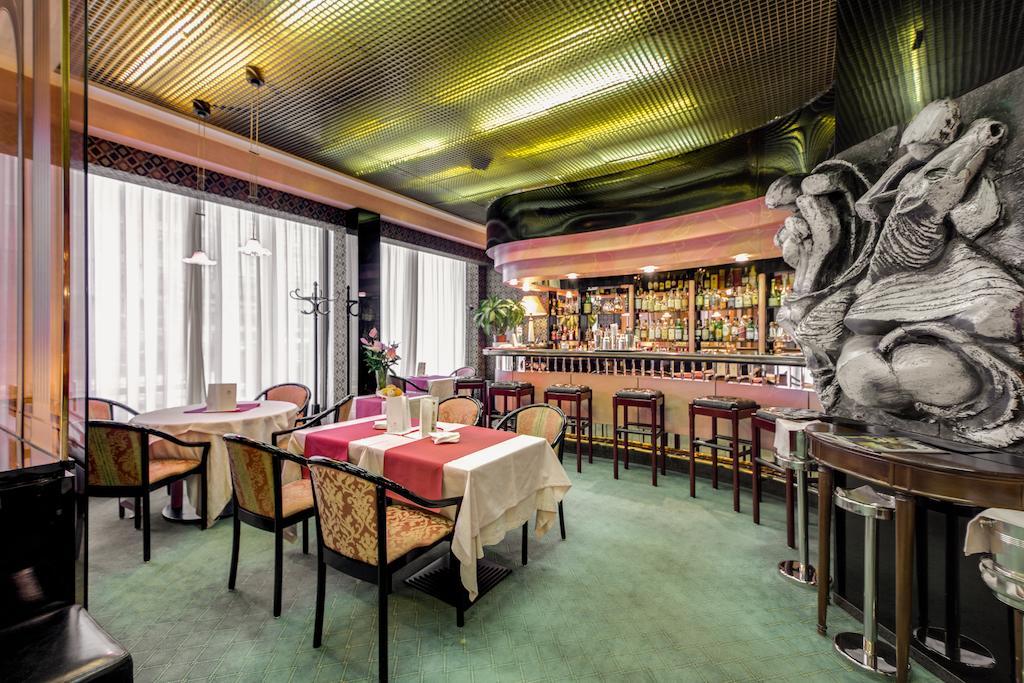 Brunelleschi Hotel Milano Esterno foto