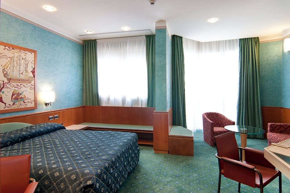 Brunelleschi Hotel Milano Esterno foto