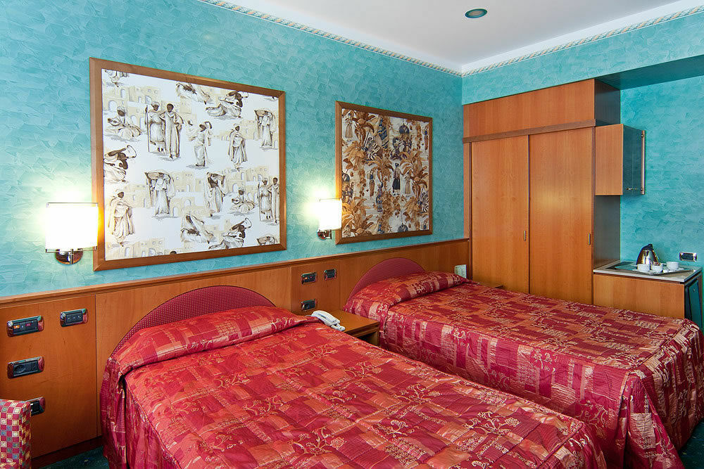 Brunelleschi Hotel Milano Esterno foto